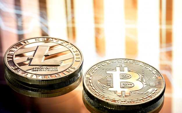 Биткоин достиг 42 тысяч долларов в 2023 году