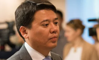 Экс-министр за решёткой, судью разыскивают, депутаты в отпуске