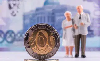 Казахстанцы с двойным гражданством обязаны вернуть незаконно полученные пенсии