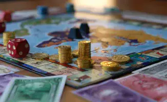 Мировые рынки: нефть в росте, золото и биткоин в падении