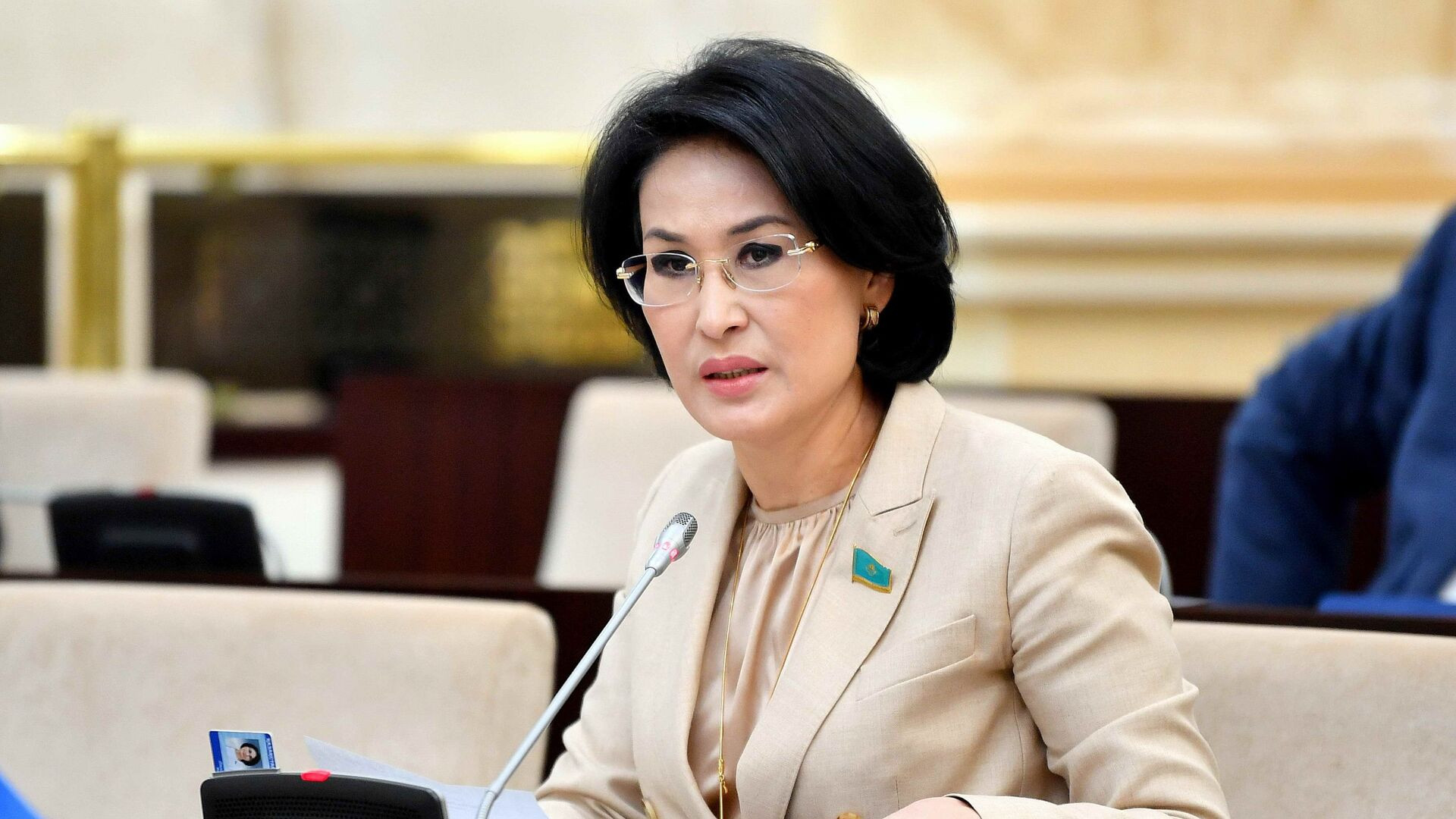 Акмарал Альназарова