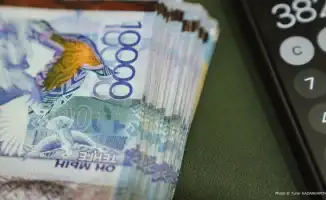 Казахстан отклонил идею обязательного ежегодного повышения зарплат для работников