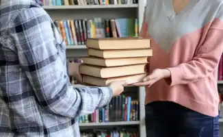 Зарплаты библиотекарей в Казахстане увеличены вдвое: праздник принес реальные изменения в отрасли