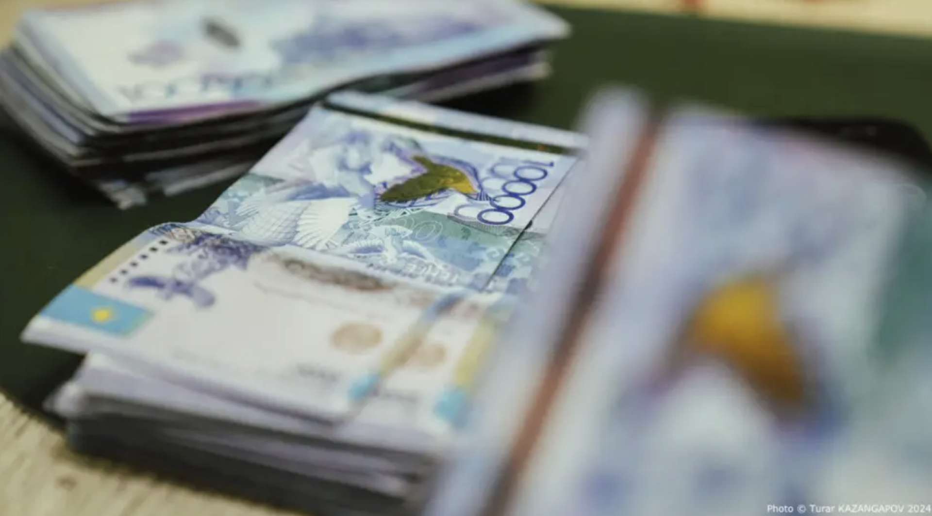 кто получил 14 премий за год