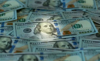 Доллар покинул пьедестал: курс обрушился на торгах в Казахстане 2 декабря