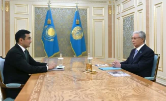 Токаев встретился с главой холдинга 'Байтерек': акцент на инвестициях в будущее страны