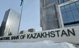 Тимур Сулейменов объяснил выбор цвета букв на фасаде НБ