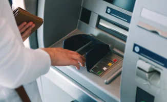 Снял наличные — не попал в сеть: Казахстан развеивает мифы о банкоматах