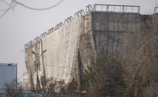 Замороженная реконструкция театра имени Ауэзова в Алматы