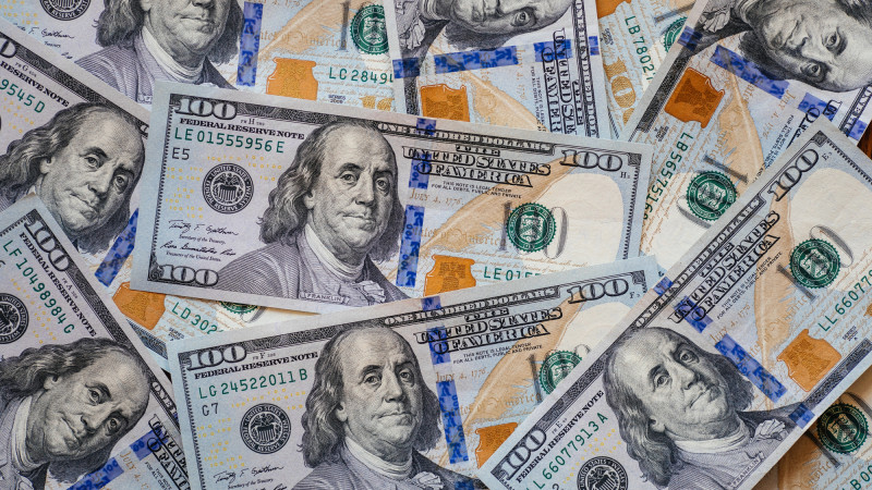 Резкий рост доллара в Казахстане: как это повлияет на экономику и жизнь граждан в ближайшие месяцы?