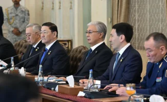 Токаев и премьер Пакистана обсудили амбициозную цель торговли на 1 миллиард долларов