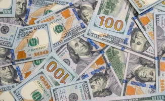 Снижение курса доллара ниже 490 тенге: влияние на экономику и покупательскую способность казахстанцев