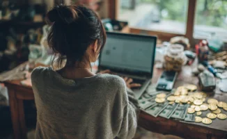 Финансовая пирамида на 25 миллиардов: Сабуров под запретом