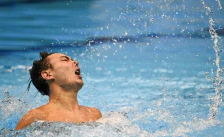 Казахстанец Эдуард Ким завоевал золото на этапе Кубка мира по артистическому плаванию в Медельине