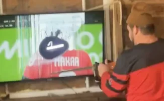 Эмоции фаната после победы США над Канадой взорвали соцсети: 'Распилил телевизор!'