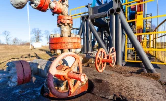 Кувейт и ОАЭ могут сократить добычу нефти из-за иранского кризиса