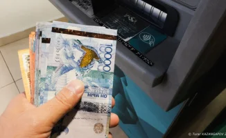 Нацбанк Казахстана продлил сроки обращения 10 000 тенге до июня 2027 года