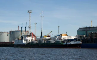 Трамп открыл кран: санкции на российскую нефть приостановлены до апреля