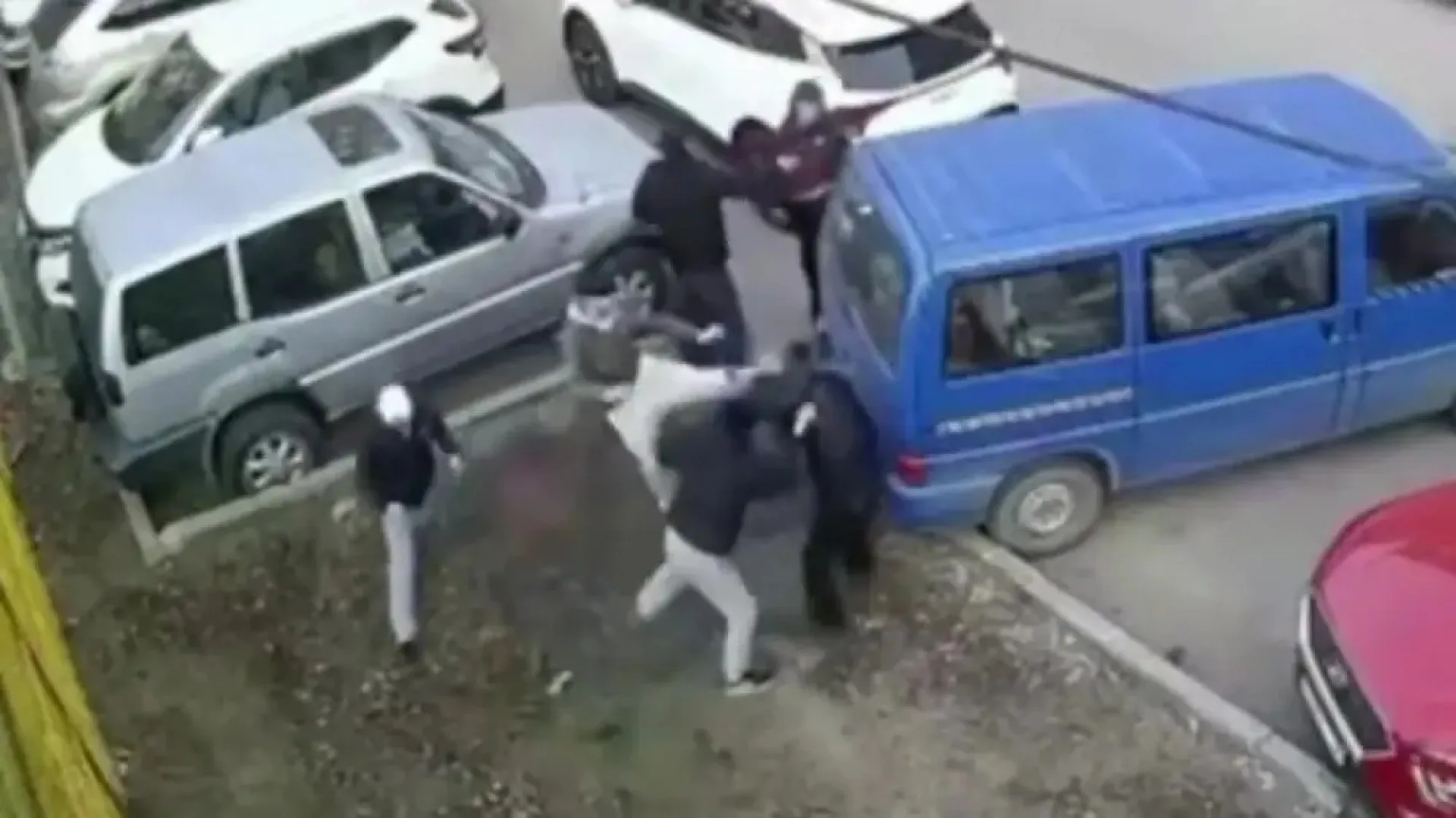 подростки напали на мужчину