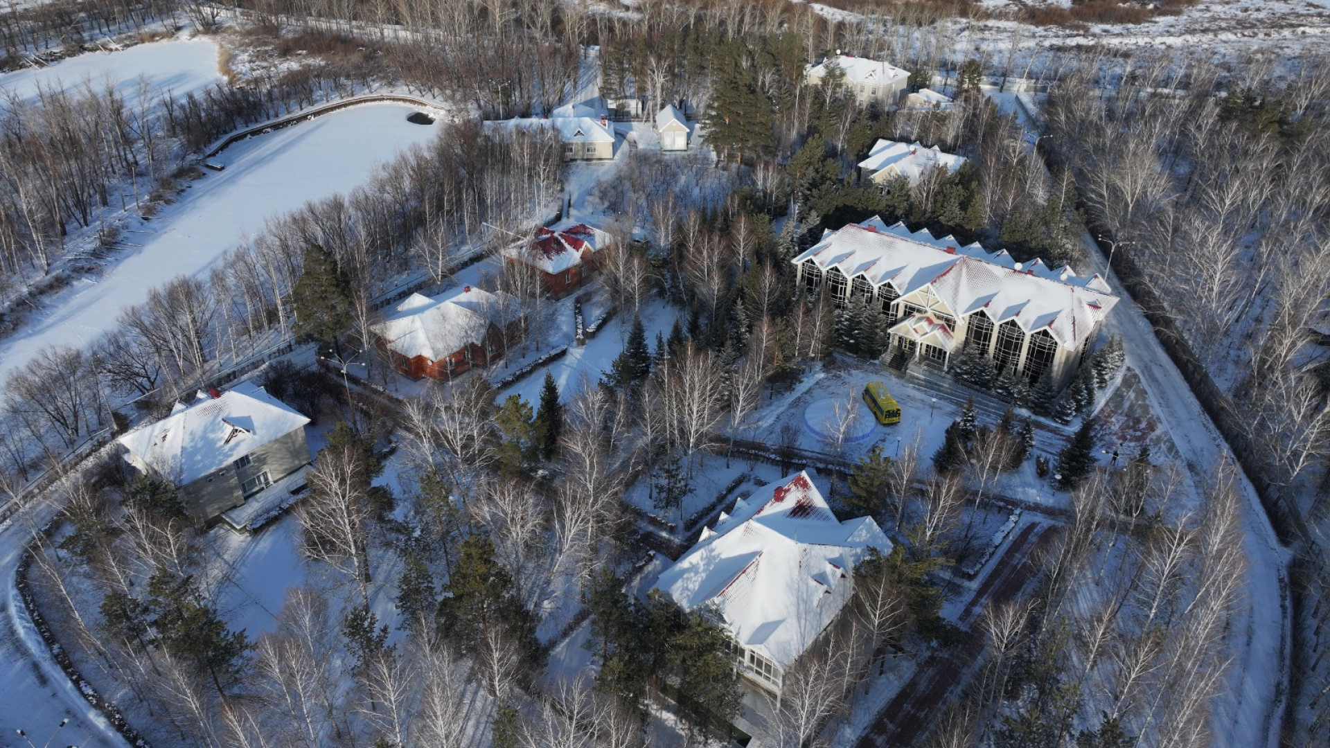 Вид на бывшую президентскую резиденцию в Костанайской области сверху