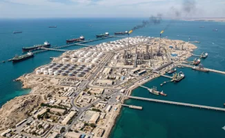 США и Израиль атаковали нефтяной узел Ирана на острове Харк