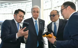 Токаеву продемонстрировали первый в Казахстане платеж криптовалютой