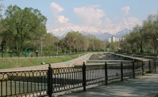 Жители обсуждают реконструкцию набережной Большой Алматинки и новые обещания