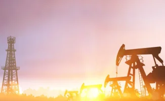 Нефть теряет высоту: Трамп обещает мир, рынки реагируют падением цен