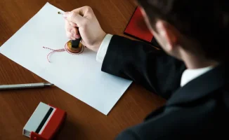 Нотариусы под прицелом: кто стоит за беспределом?